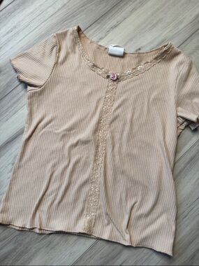 Flower and lace detail t-shirt